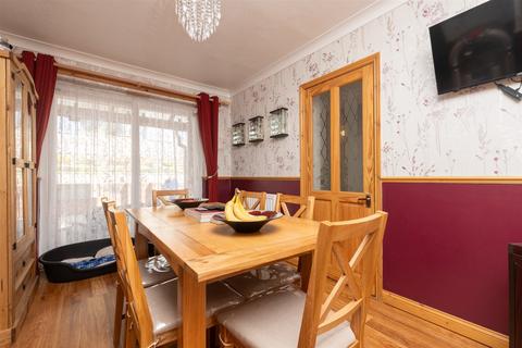 22 Harold Road, Cuxton, Rochester, ME2 1EE