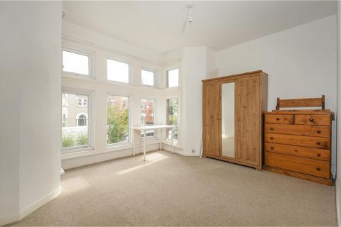 3 bedroom apartment to rent, Gleneagle Road, Streatham SW16