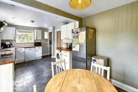 17 Sarcel, Stisted, Braintree, CM77 8AU