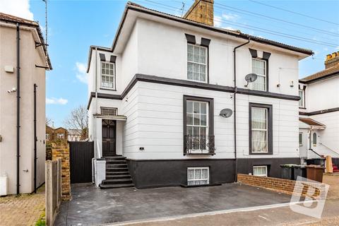 3 Cambrian Grove, Gravesend, DA11 0PU