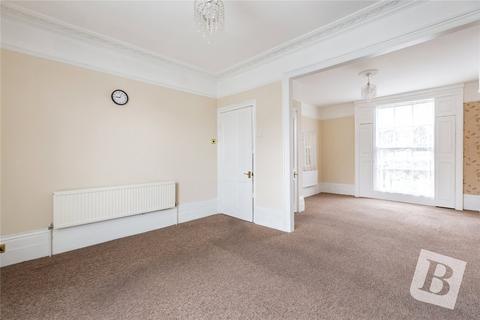 3 Cambrian Grove, Gravesend, DA11 0PU