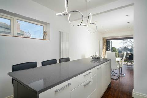 5 bedroom detached house for sale, Upper Batley Lane, Upper Batley