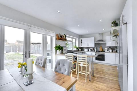 19 Baslow Close, Long Eaton, Nottingham, NG10 3ES