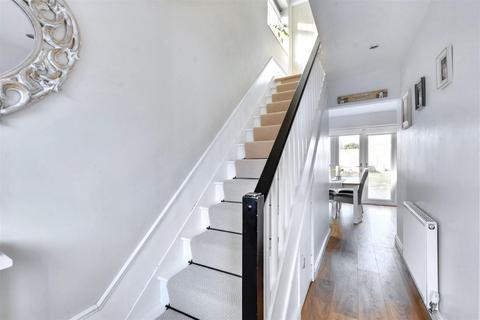 19 Baslow Close, Long Eaton, Nottingham, NG10 3ES