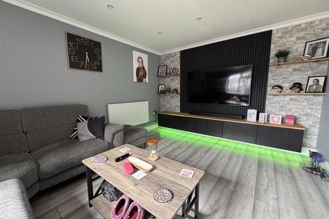 90 Castleton Road, Middleleaze, Swindon, SN5 5GD