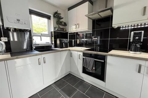 90 Castleton Road, Middleleaze, Swindon, SN5 5GD