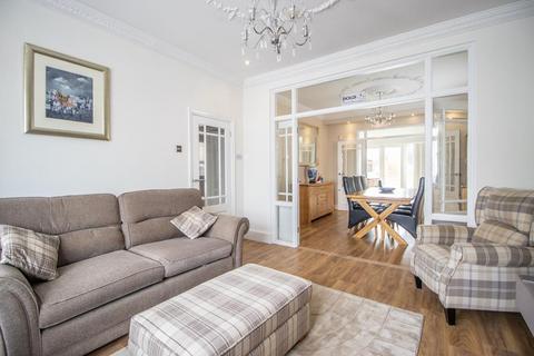 3 bedroom chalet for sale, Cumberland Avenue, Southend-on-Sea SS2