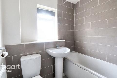 2 bedroom end of terrace house for sale, Kingfisher Close, Bristol