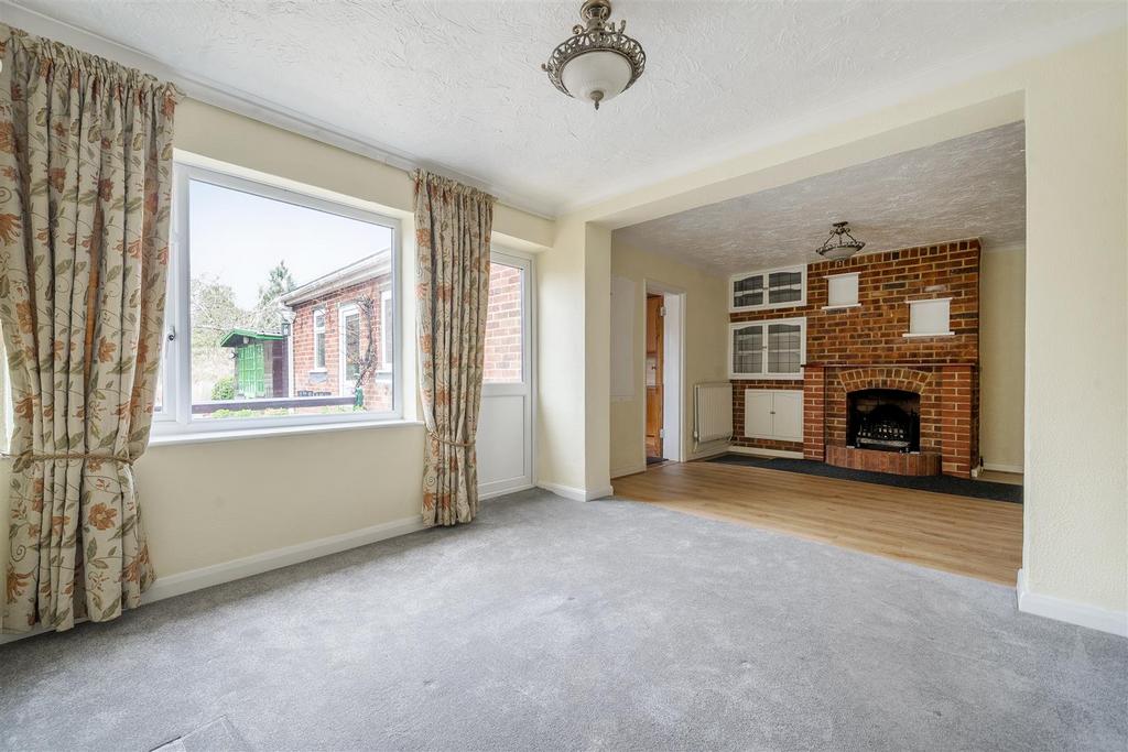 Lounge/Dining room