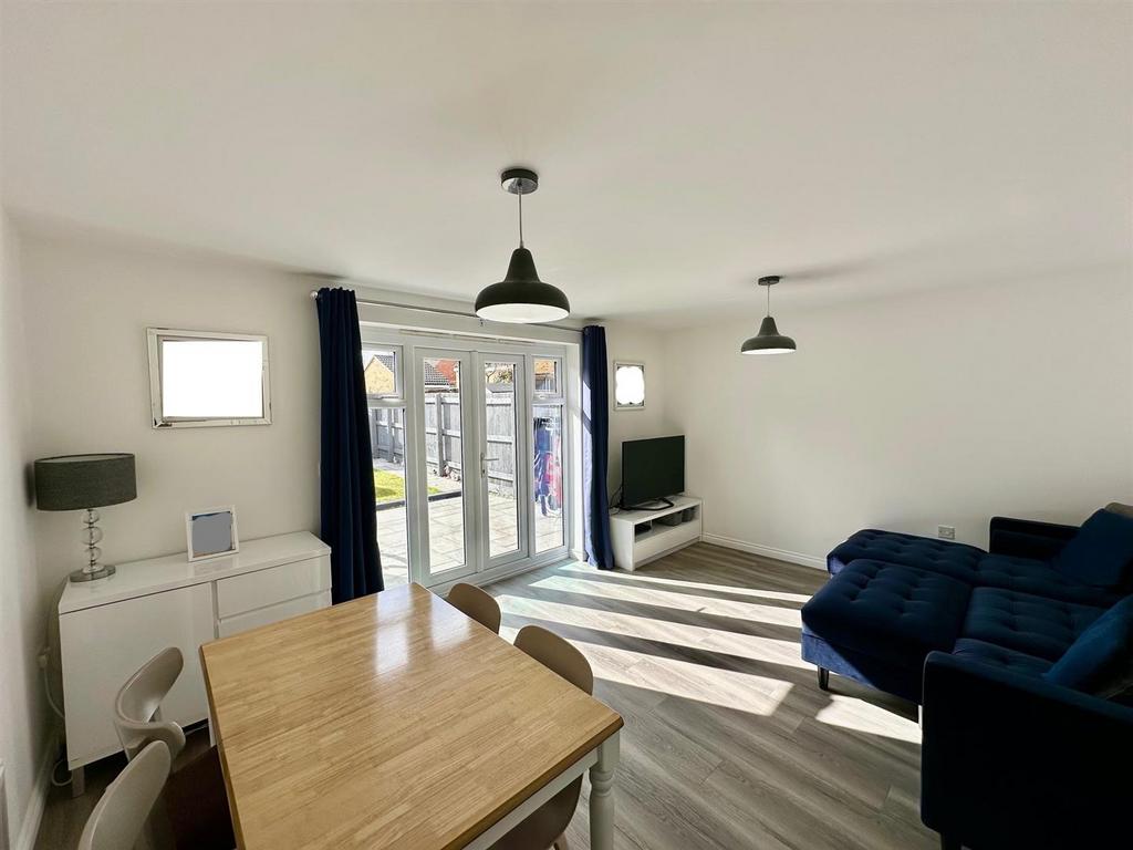 Lounge/Dining Room