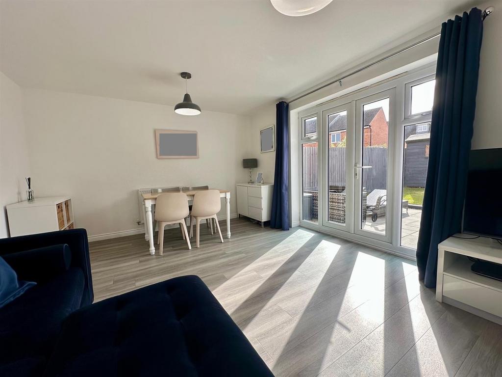 Lounge/Dining Room