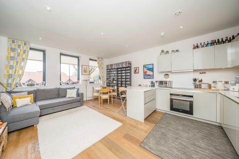 1 bedroom flat for sale, London Road, Isleworth TW7