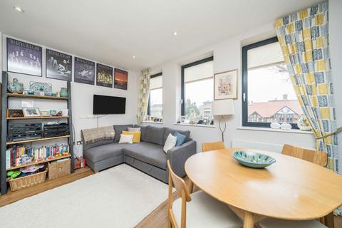 1 bedroom flat for sale, London Road, Isleworth TW7