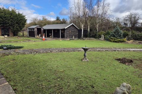 3 bedroom detached bungalow to rent, Warley Street, Great Warley CM13