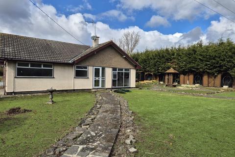 3 bedroom detached bungalow to rent, Warley Street, Great Warley CM13