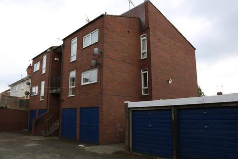 2 bedroom flat to rent, Mayfield Road, Worcester WR3