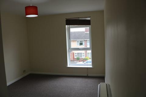 2 bedroom flat to rent, Mayfield Road, Worcester WR3