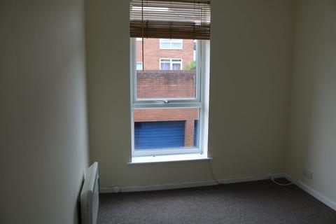 2 bedroom flat to rent, Mayfield Road, Worcester WR3