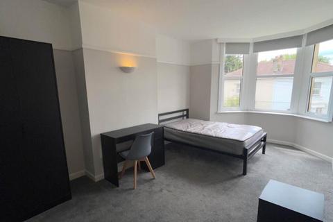 3 bedroom house to rent, Cromwell Road, Bristol BS6