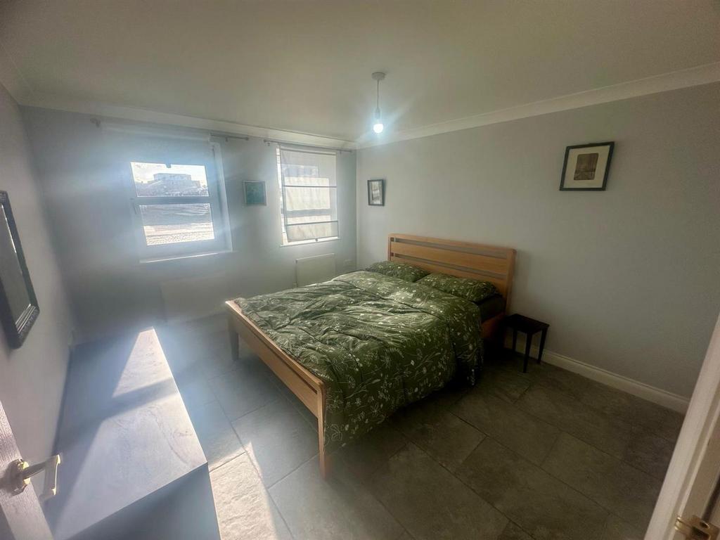 Bedroom .jpg