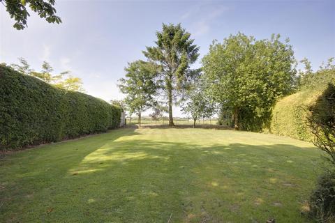 22 Riplingham Road, Kirk Ella, Hull, HU10 7TP