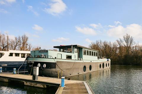 3 bedroom houseboat for sale, Penton Hook Marina, Chertsey, KT16