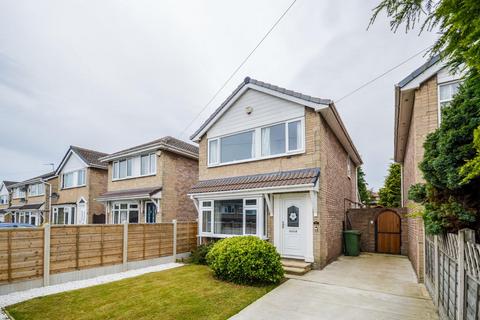 3 bedroom detached house to rent, Teall Court, Ossett WF5