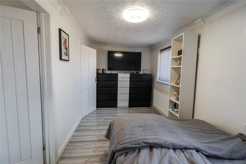 Bedroom 1 (2)