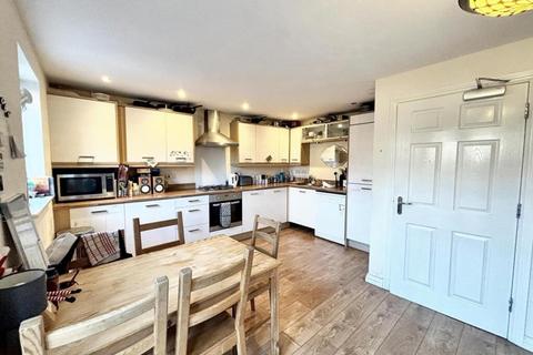 6 bedroom house to rent, Wood Mead, Bristol BS16