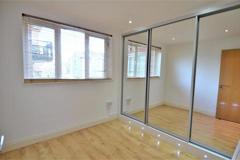 2 bedroom apartment to rent, Tanyard House, Brentford Lock, TW8