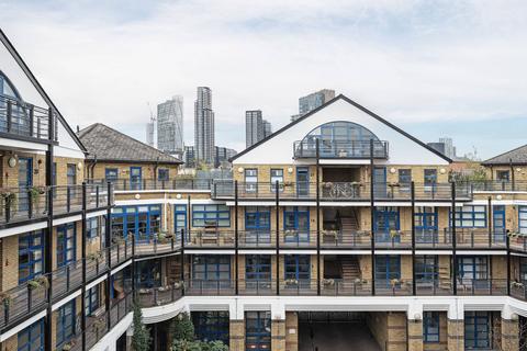 3 bedroom flat for sale, City Pavillions, Shoreditch, London, E2