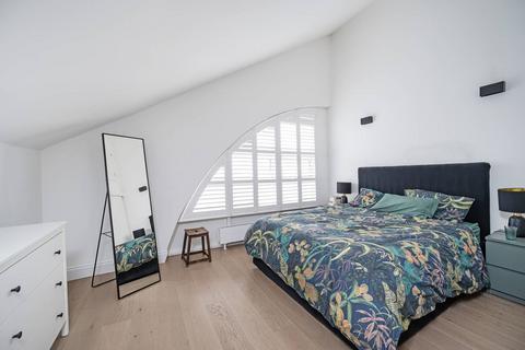 3 bedroom flat for sale, City Pavillions, Shoreditch, London, E2