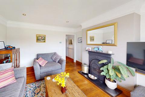 2, Oak Cottages Brighton Road, Monks Gate, Horsham, RH13 6JD