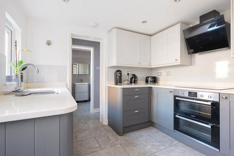 2, Oak Cottages Brighton Road, Monks Gate, Horsham, RH13 6JD