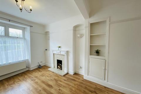 3 bedroom terraced house for sale, Swansea Road, Llanelli