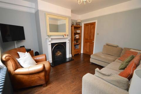 2 bedroom terraced house to rent, Lorne Terrace, Greyfriars Road, Shrewsbury