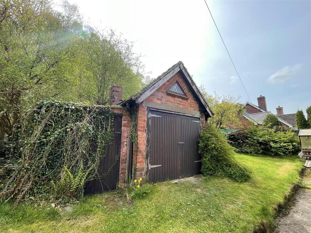 Detached traditional outbuilding