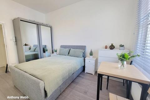 1 bedroom flat to rent, Essex Road, Islington, N1