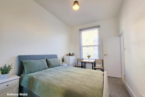 1 bedroom flat to rent, Essex Road, Islington, N1