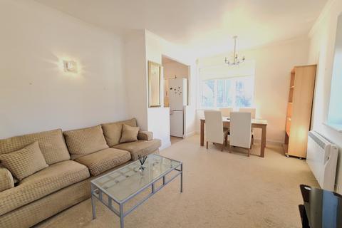 1 bedroom apartment for sale, Woodside Lodge, Woodford Green, IG8