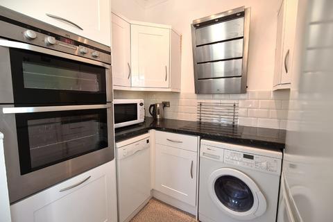 1 bedroom apartment for sale, Woodside Lodge, Woodford Green, IG8