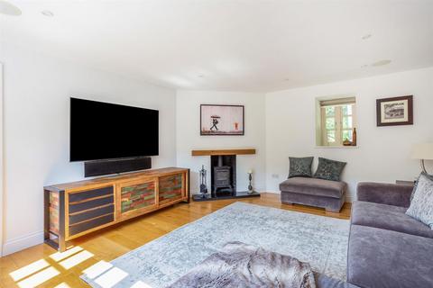 3 bedroom end of terrace house for sale, Moor Park House Way, Farnham