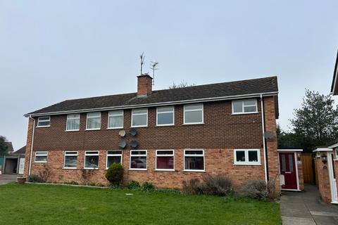 2 bedroom maisonette to rent, Fountain Court, Waterside, Evesham, Worcestershire, WR11