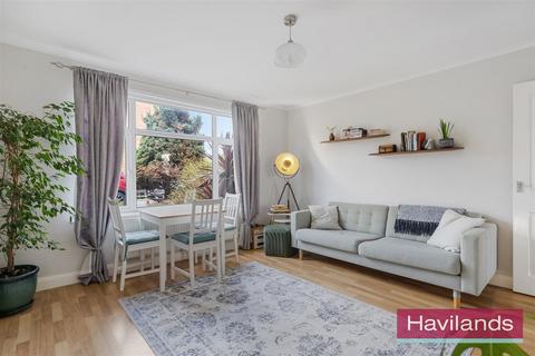 2 bedroom maisonette for sale, Fairlawn Close, London