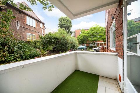 2 bedroom flat for sale, Heathfield Terrace, London W4