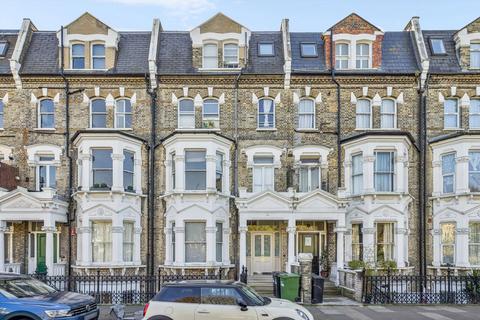 Studio to rent, Gwendwr Road, London W14