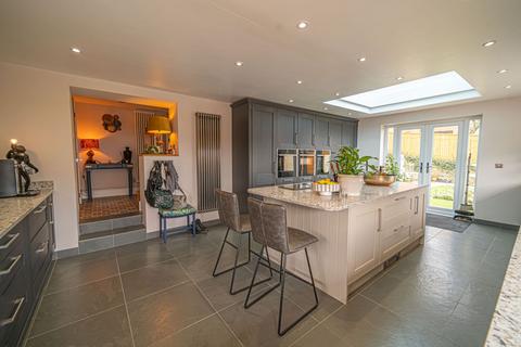 5 bedroom detached house for sale, Vicarage Hill, Newport, NP20