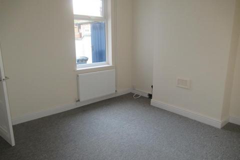 2 bedroom house to rent, Clarendon Park, Leicester