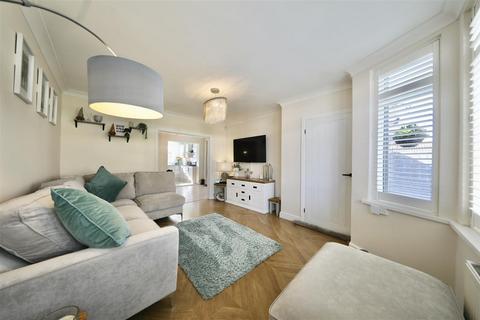 3 bedroom end of terrace house for sale, Endike Lane, Hull