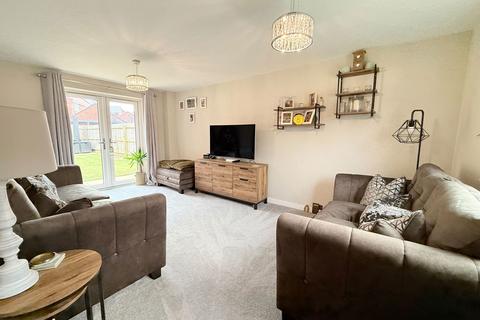 28 Pastures Drive, Tidbury Green, Solihull, B90 1US